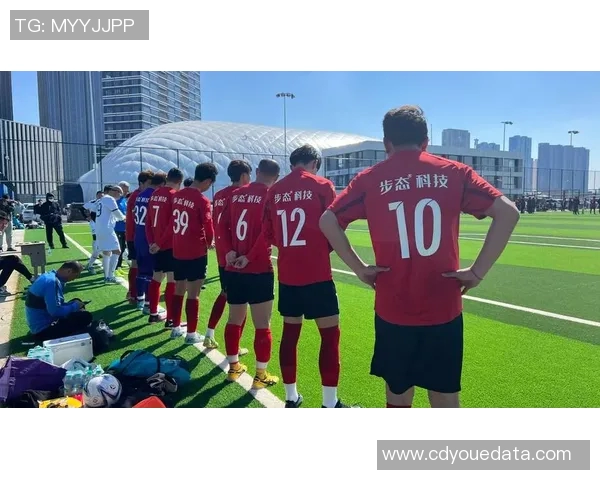 足球传奇告别赛新闻发布会:告别绿茵场,铭记荣耀与梦想的瞬间 足球传奇告别赛新闻发布会:告别绿茵场,铭记荣耀与梦想的瞬间