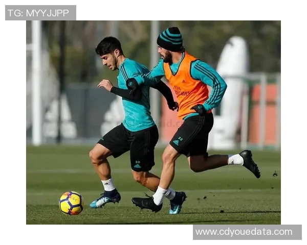 皇马球星足球鞋尺码对照表及选购指南,助你找到完美合脚的鞋款 皇马球星足球鞋尺码对照表及选购指南,助你找到完美合脚的鞋款